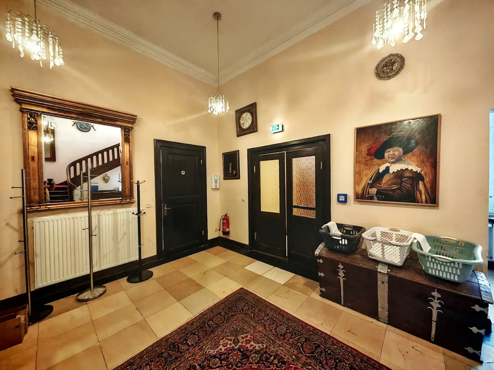 Foyer des Herrenhauses Lübbenow mit Treppenaufgang
